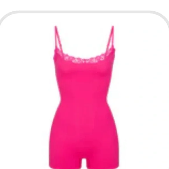 SKIMS fits everybody lace onesie - neon rose - Picture 4 of 4